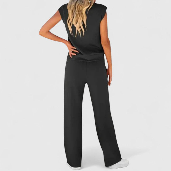 Idina | Comfortable Ensemble
