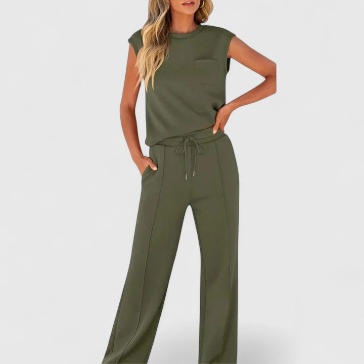 Idina | Comfortable Ensemble