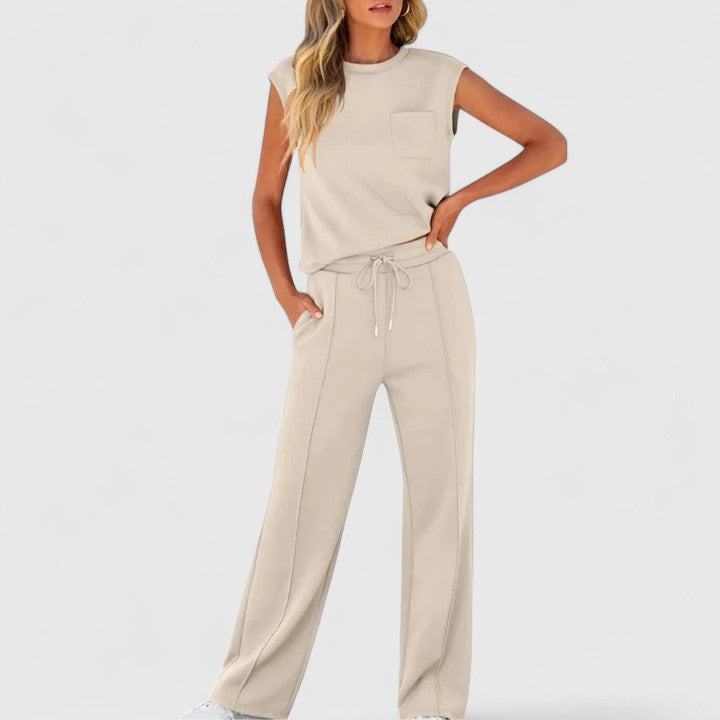 Idina | Comfortable Ensemble