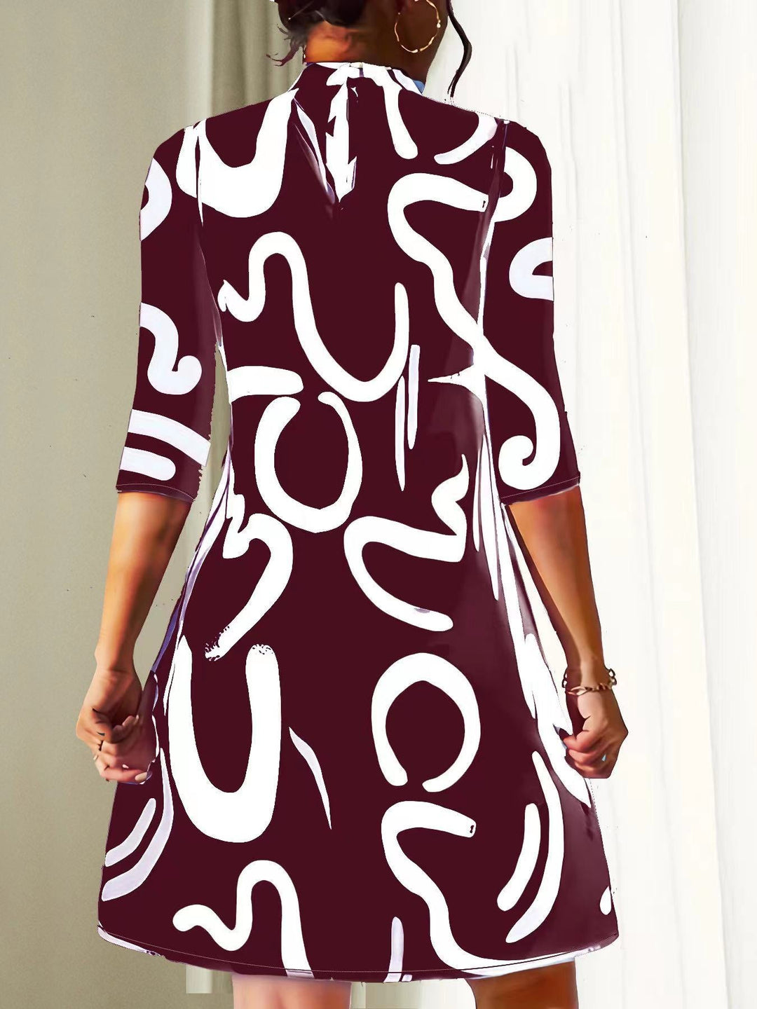 Romilly | Elegant Round Neck Dress